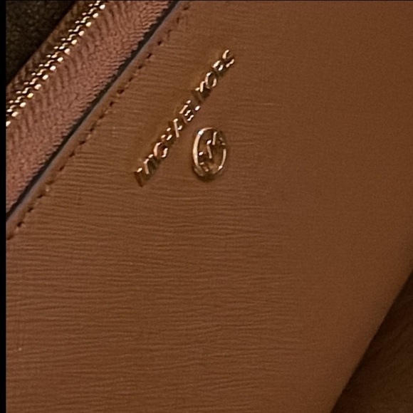 NWT Michael Kors Jet Set Charm Wallet - Picture 14 of 15